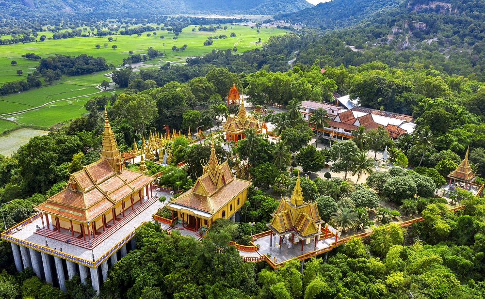 Kiến trúc chùa tháp của dân tộc Khmer độc đáo vùng Bảy Núi